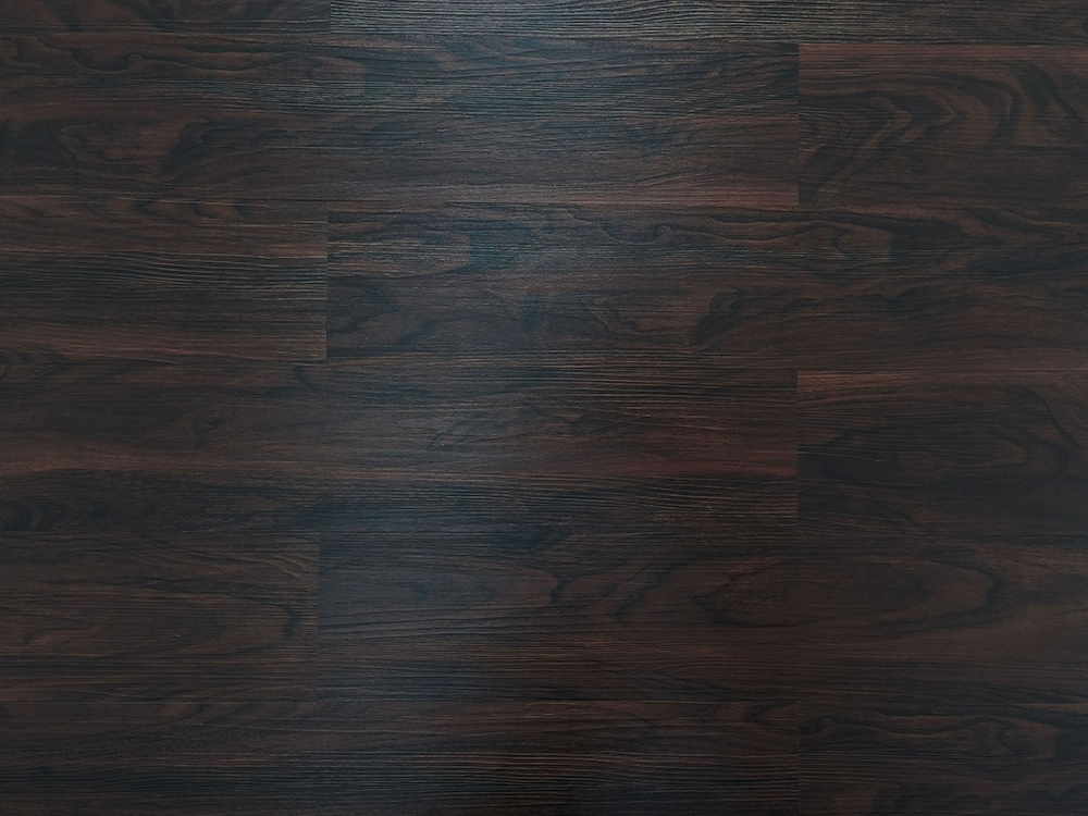Podłoga LVT Ciemnobrązowe drewno 6 × 36 cali 3 mm Montaż na sucho z klejem